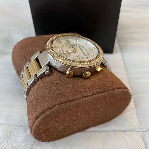 Michael Kors Watch - Picture 3 of 8